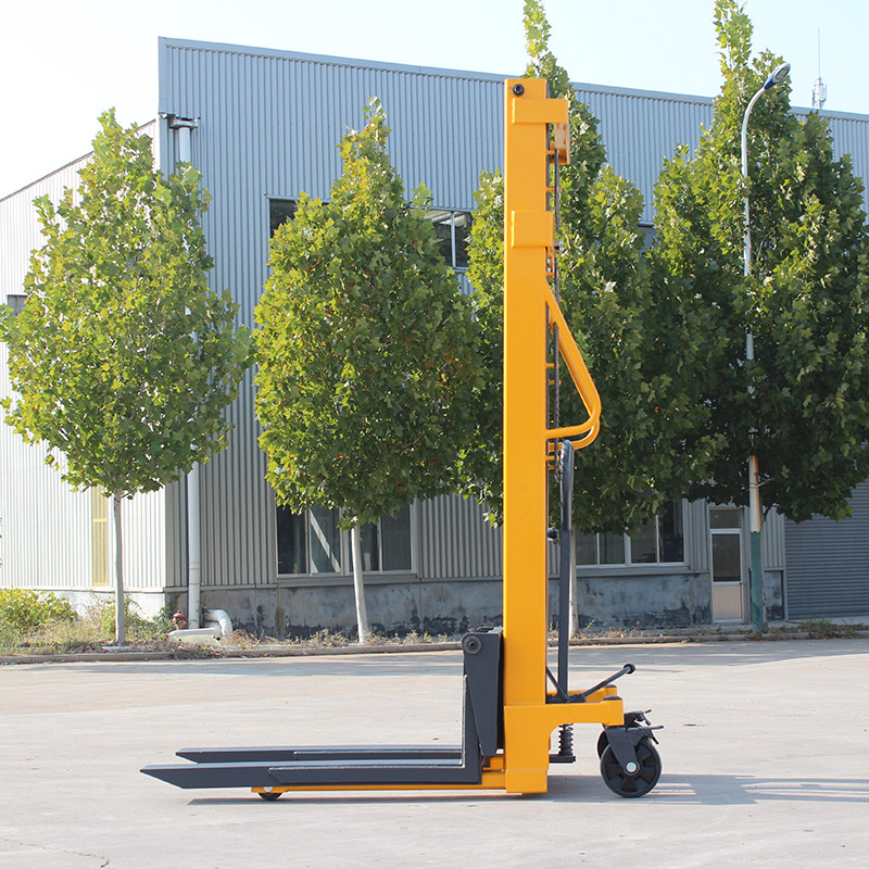 Apilador de paletas manual