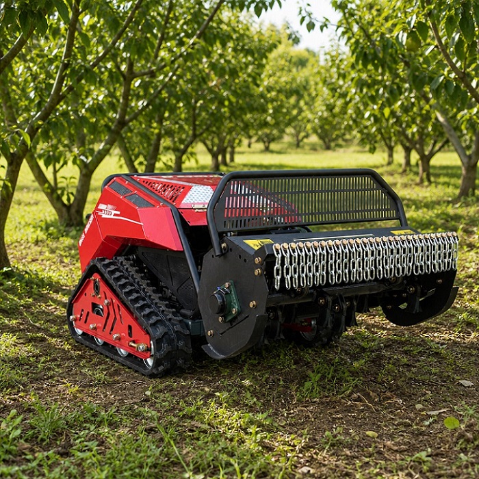 Motocultor multifuncional con orugas y control remoto